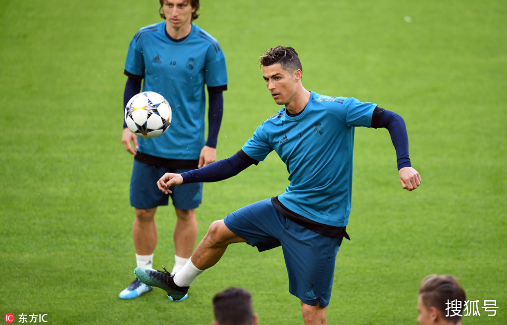 中欧体育官网-包含从罗马防线松动备战CBA常规赛到密尔沃基雄鹿完成体检备战欧冠，巴塞罗那加时末段防线松动的词条